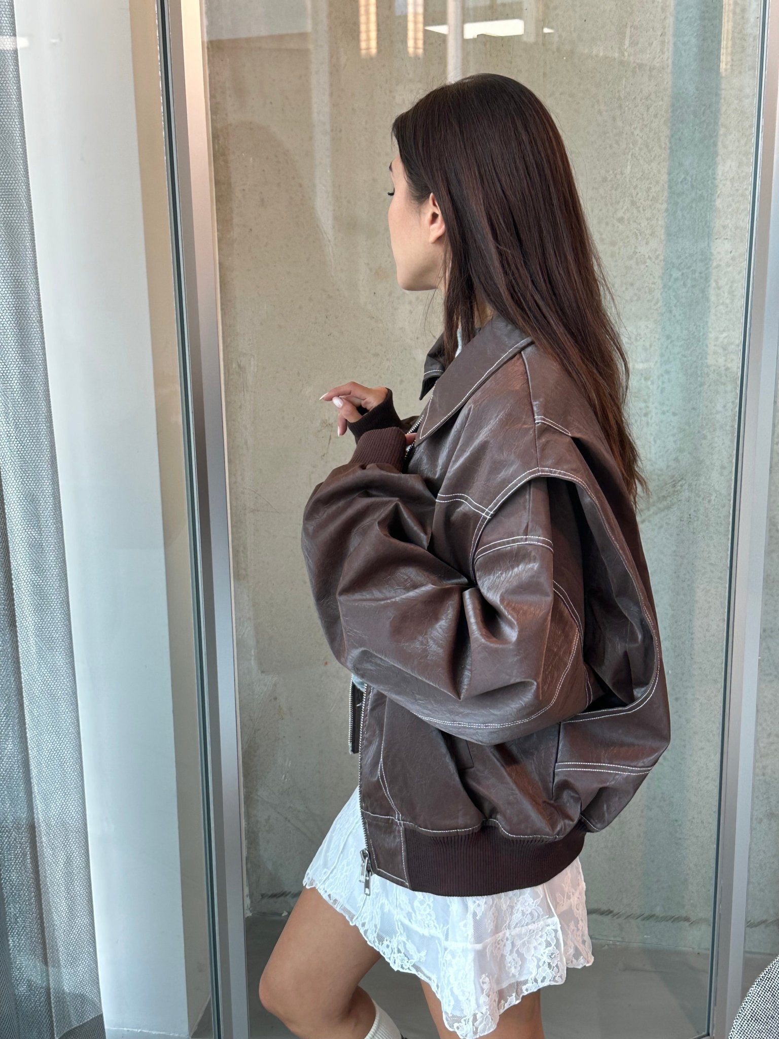 Romy – Oversized Leather Bomber Jacket - Brown - S