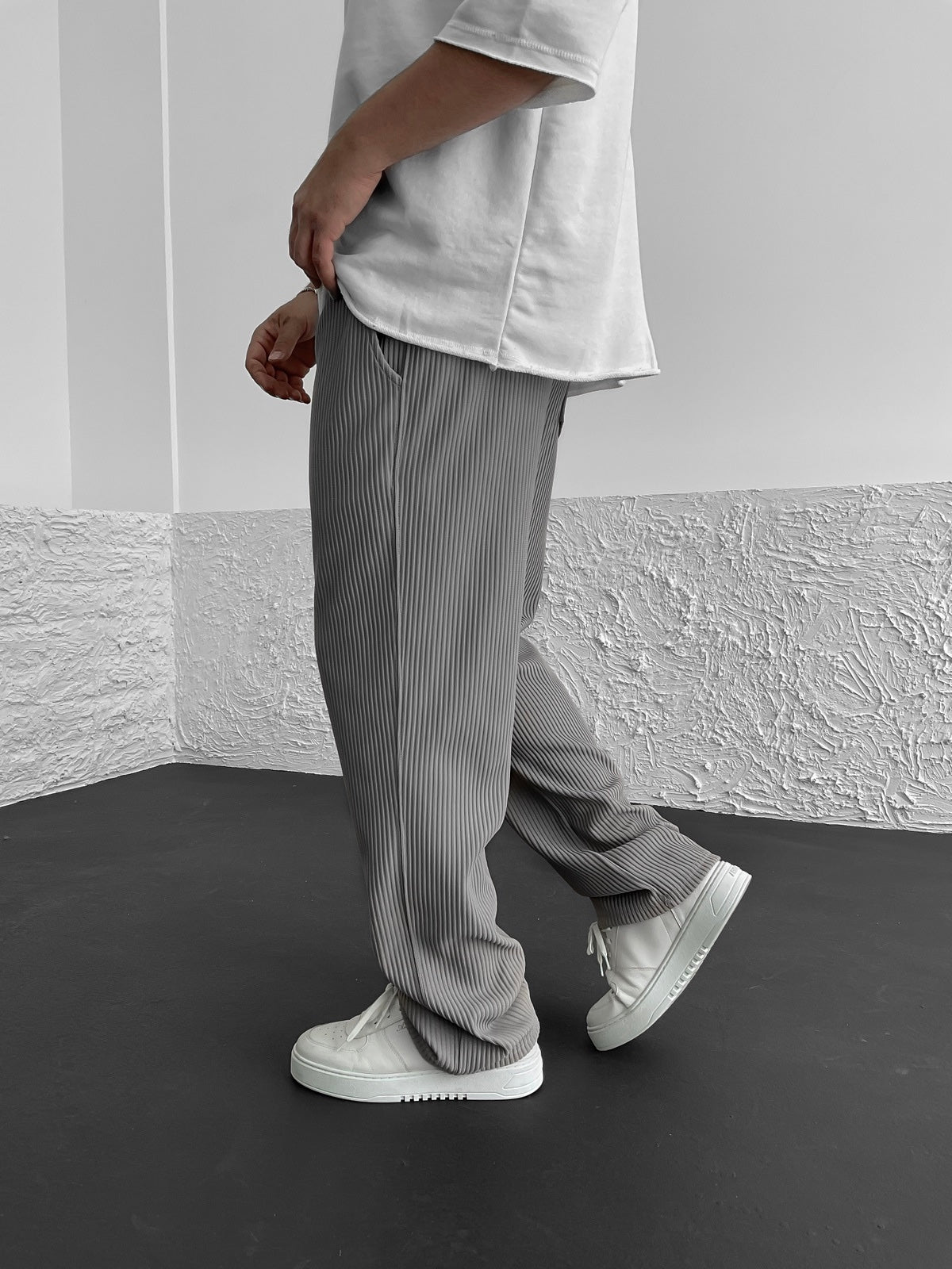 Xaver – Relaxed Ribbed Trousers - Pants - Flaro