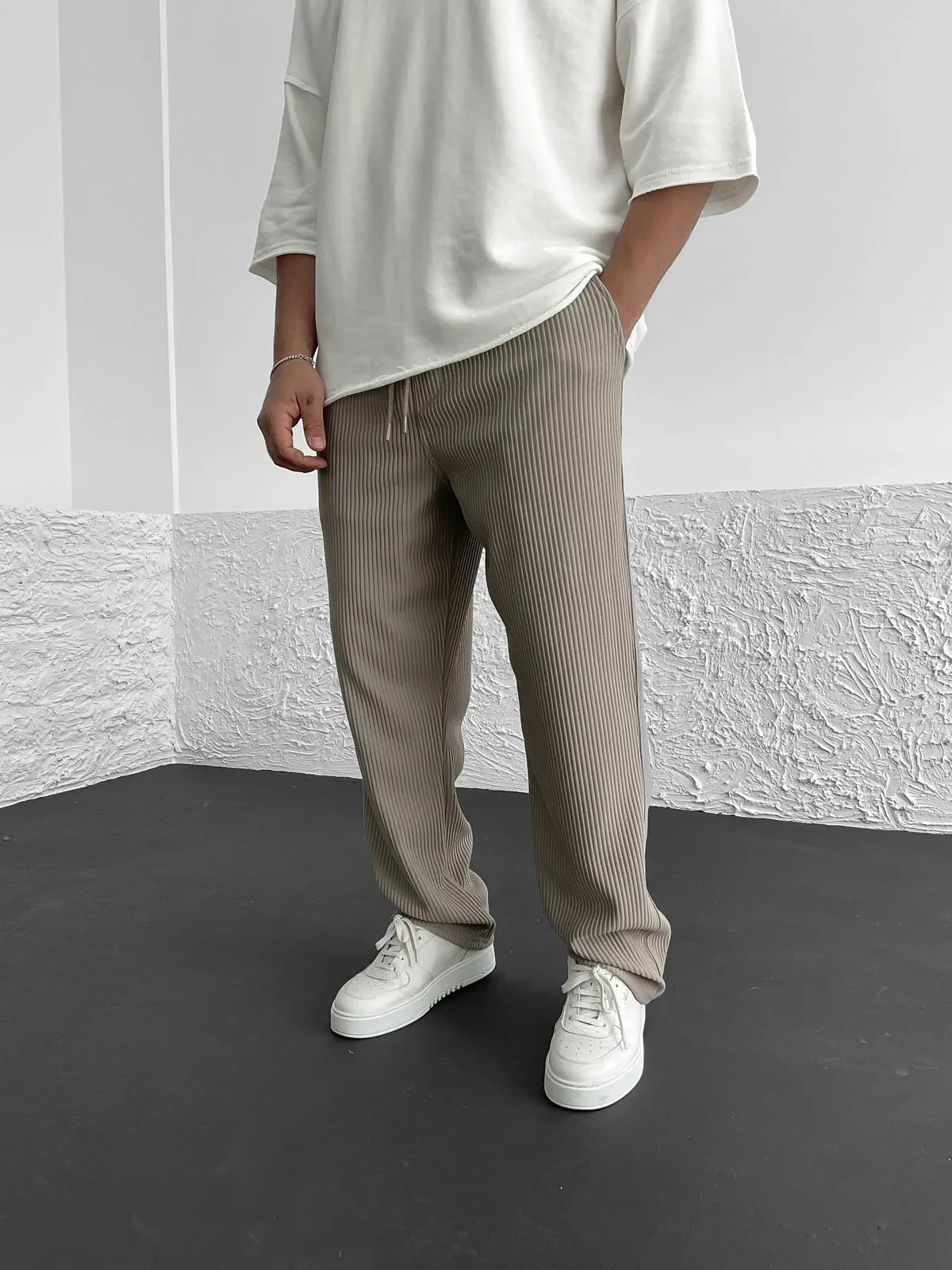 Xaver – Relaxed Ribbed Trousers - Pants - Flaro