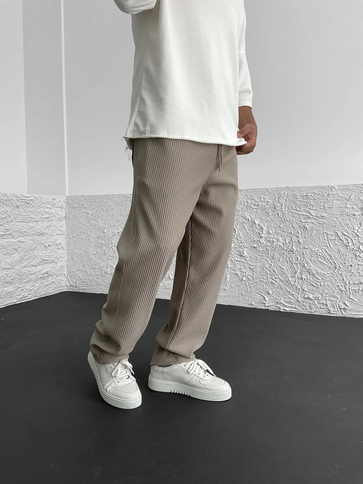 Xaver – Relaxed Ribbed Trousers - Pants - Flaro