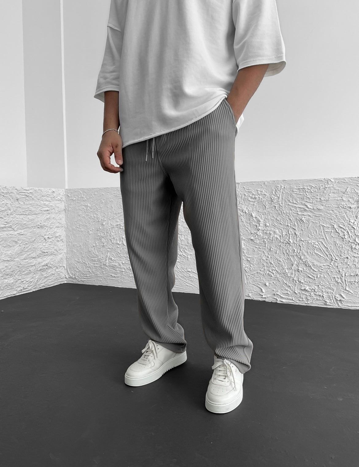 Xaver – Relaxed Ribbed Trousers - Pants - Flaro