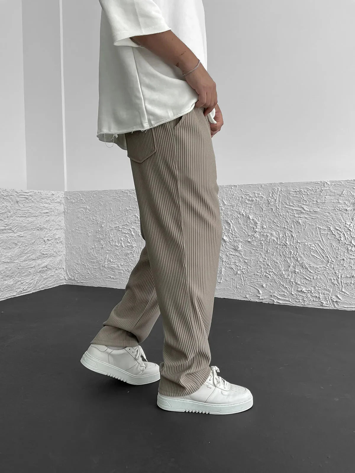 Xaver – Relaxed Ribbed Trousers - Pants - Flaro