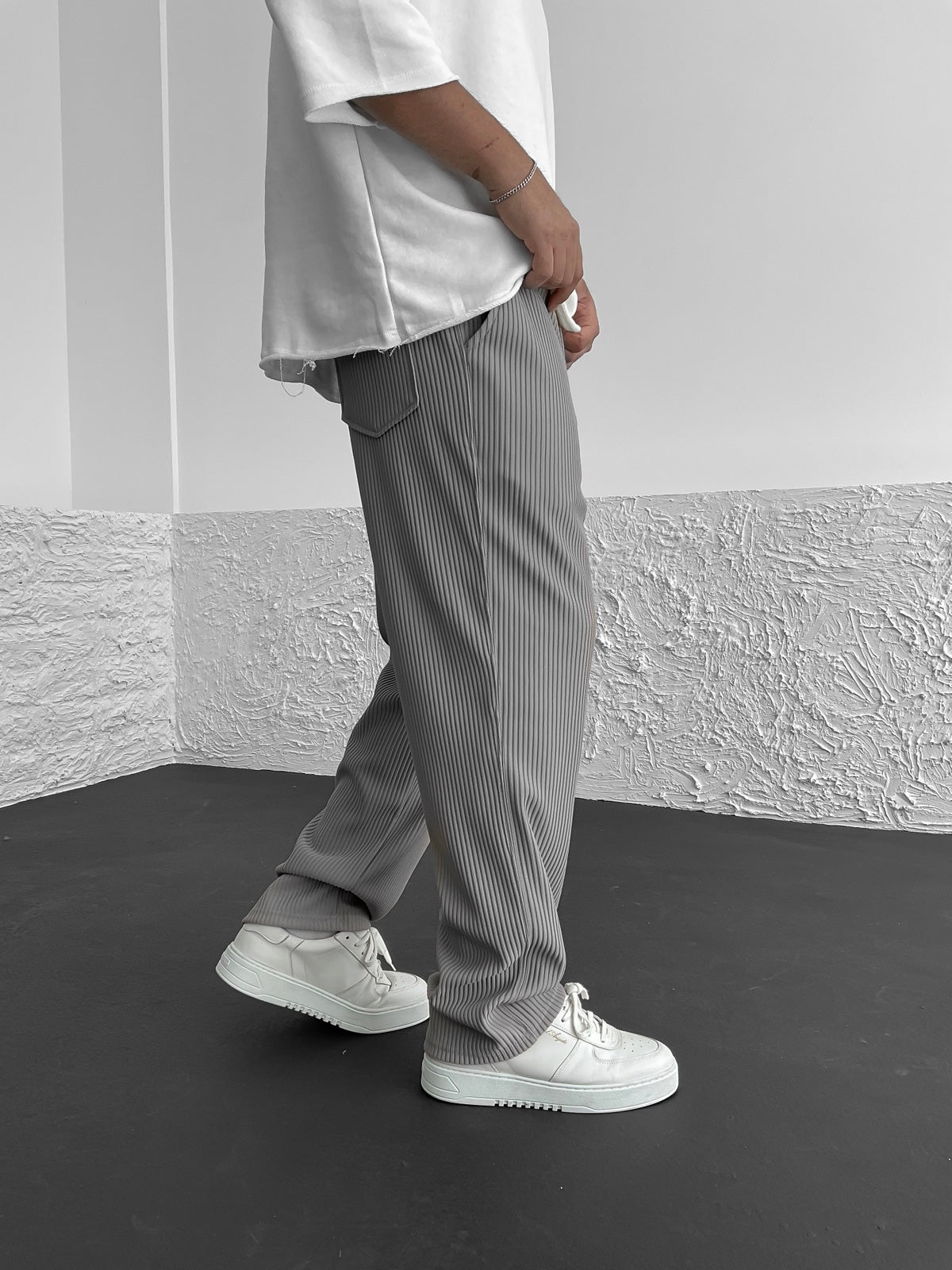 Xaver – Relaxed Ribbed Trousers - Pants - Flaro