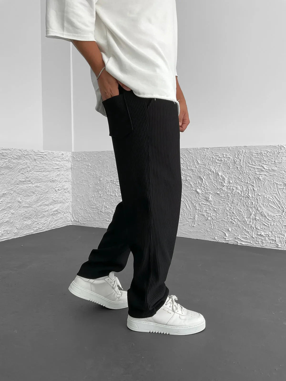 Xaver – Relaxed Ribbed Trousers - Pants - Flaro