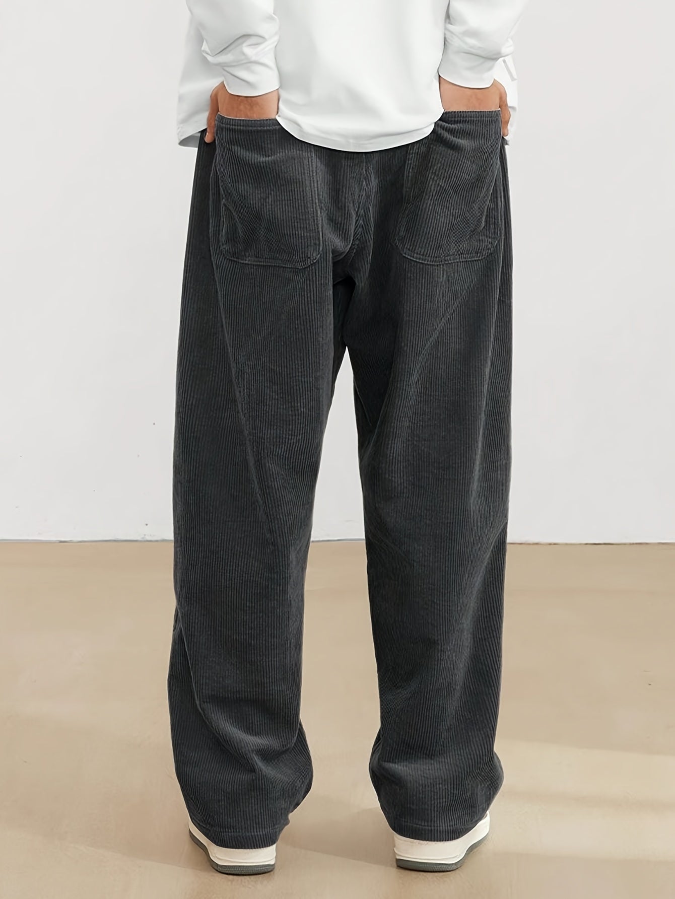 Finn – Stylish Men's Cord Trousers with Practical Pockets - Pants - Flaro