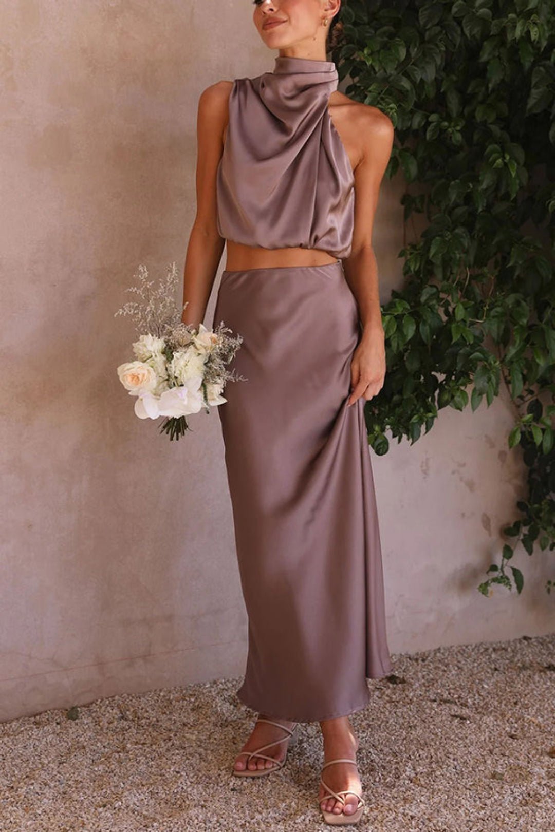 Inaya – Elegant Maxi Dress in Flowing Fabric - Dresses - Flaro