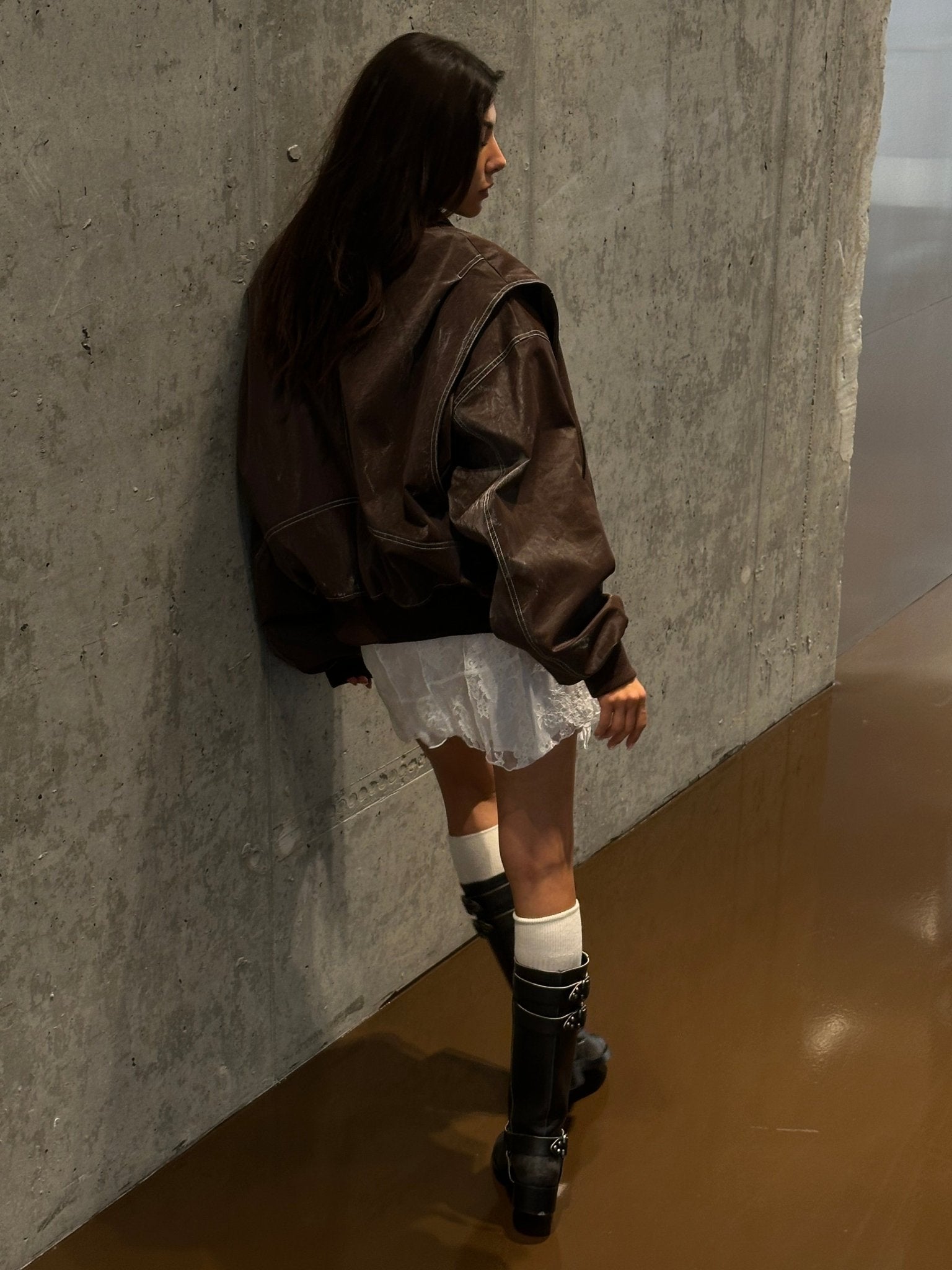 Romy – Oversized Leather Bomber Jacket - Brown - S