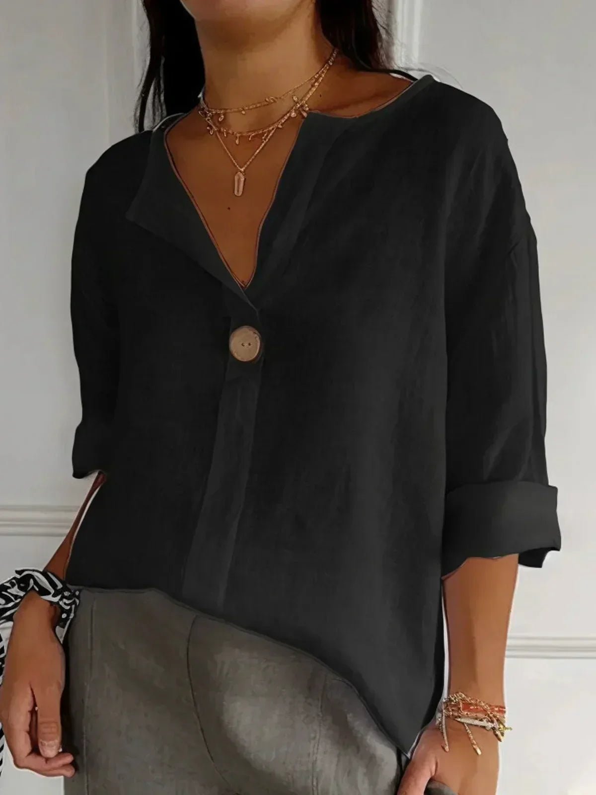 Viola – Elegant Relaxed Chic Blouse - Black - S
